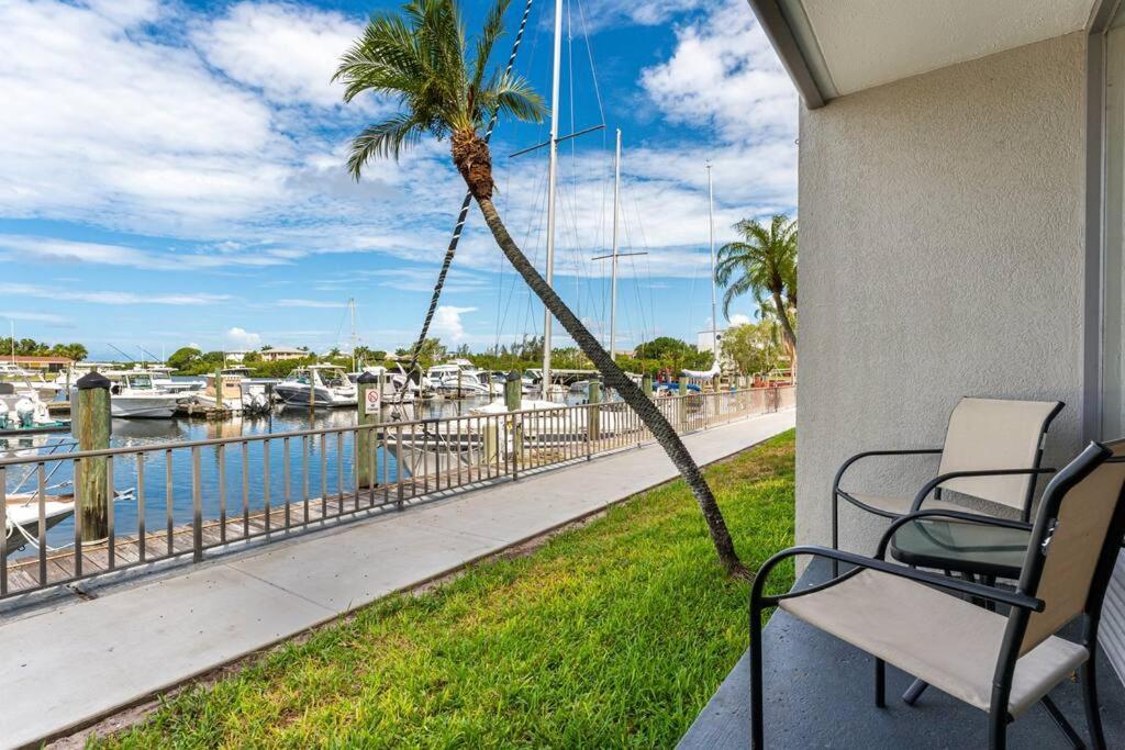 Waterfront, Pool, Tiki Bar & Grill, Gym, Location! Lejlighed Sarasota Eksteriør billede